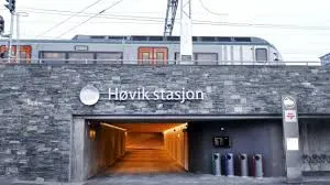 Høvik Togstasjon, Bærum